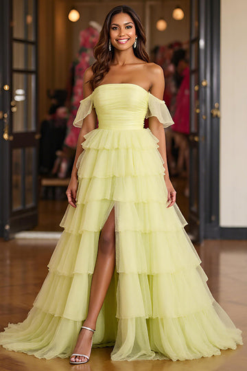 Gul tyll lagdelt en linje off the shoulder ballkjole med splitt